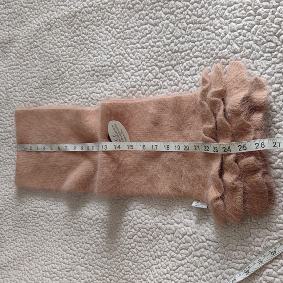 NWT C.C. Fashion Collection Angora Blend Ruffle Tan Scarf - Picture 7 of 8